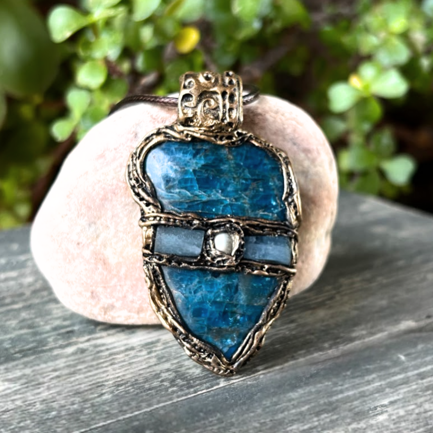 Blue Apatite Aquamarine Pendant Necklace – Healing Crystal Amulet