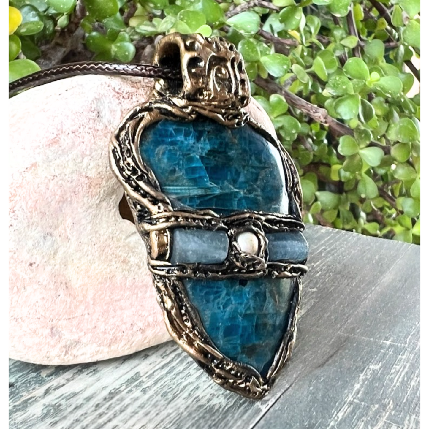 Blue Apatite Aquamarine Pendant Necklace – Healing Crystal Amulet