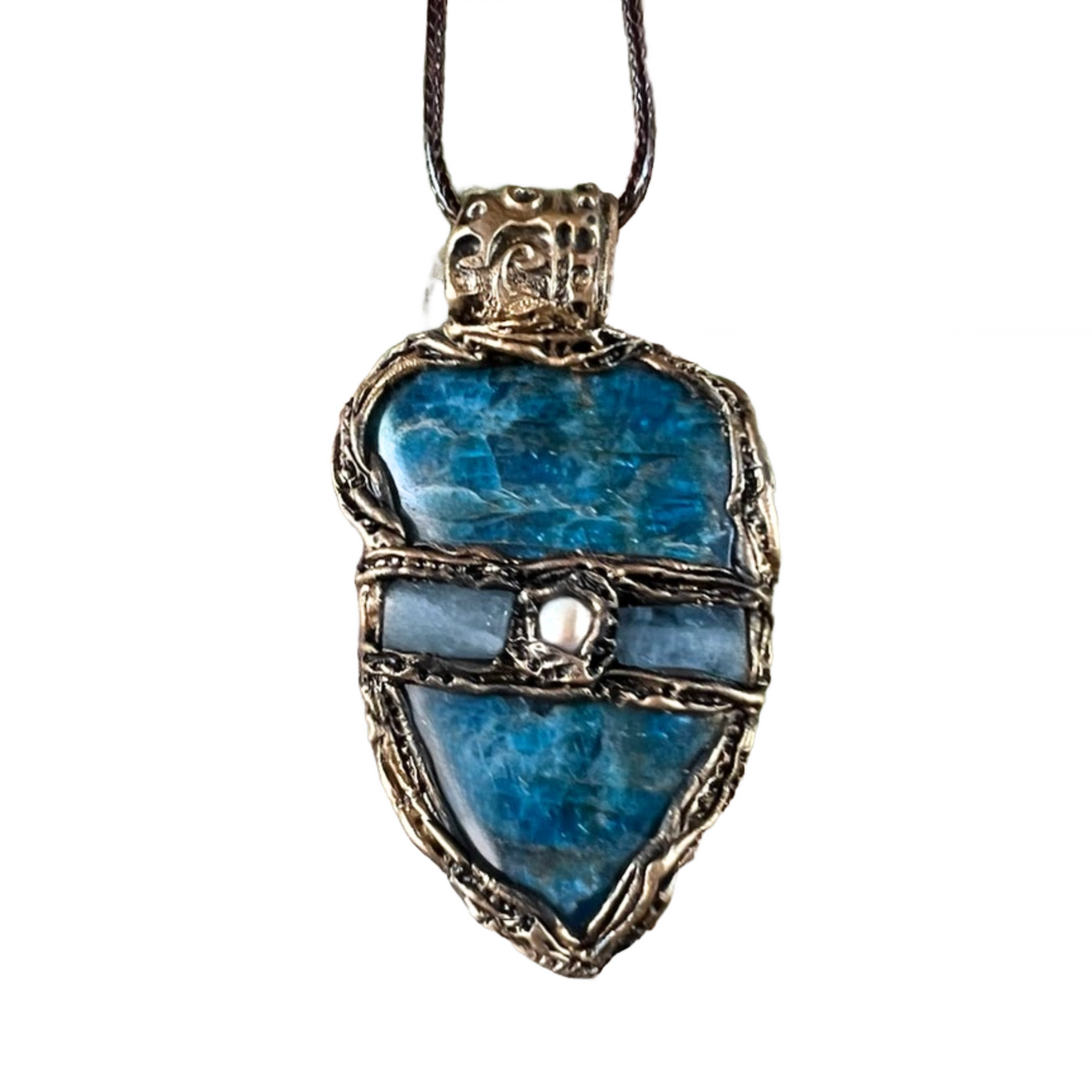 Blue Apatite Aquamarine Pendant Necklace – Healing Crystal Amulet
