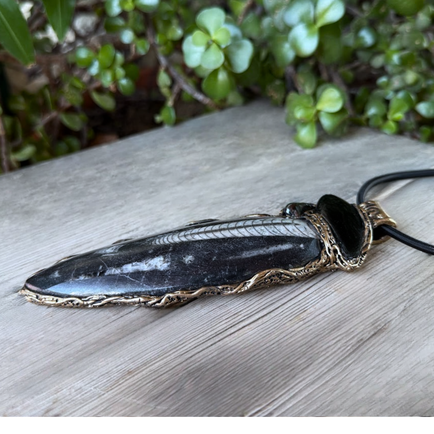 ceras Fossil & Black Onyx Pendant Necklace – large stone protection 