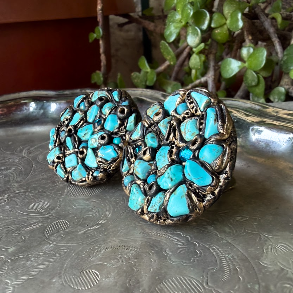 Oversized turquoise cluster round clip-on statement earrings.