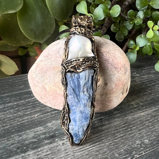 Blue Kyanite and Baroque Pearl Necklace – Calming Crystal Jewelry