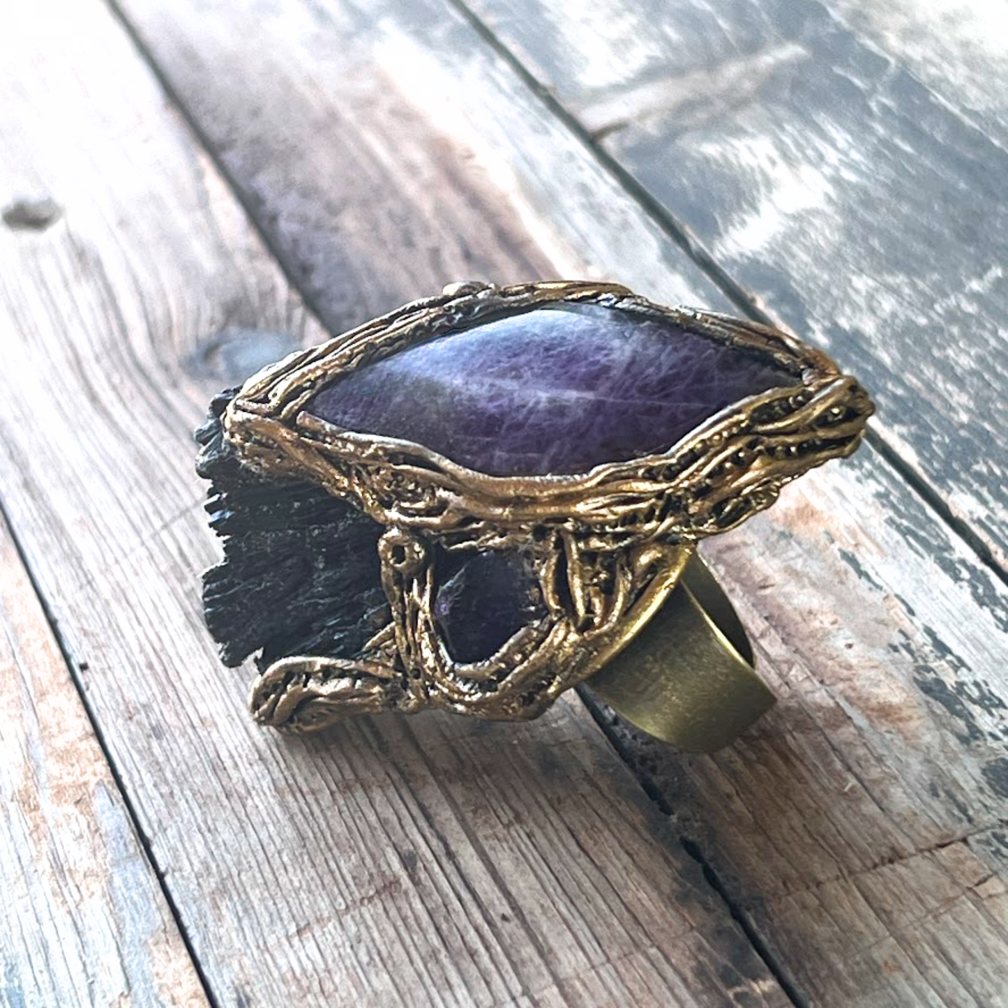 Chunky Black Kyanite & Amethyst Ring – Extravagant Unique Statement Jewelry