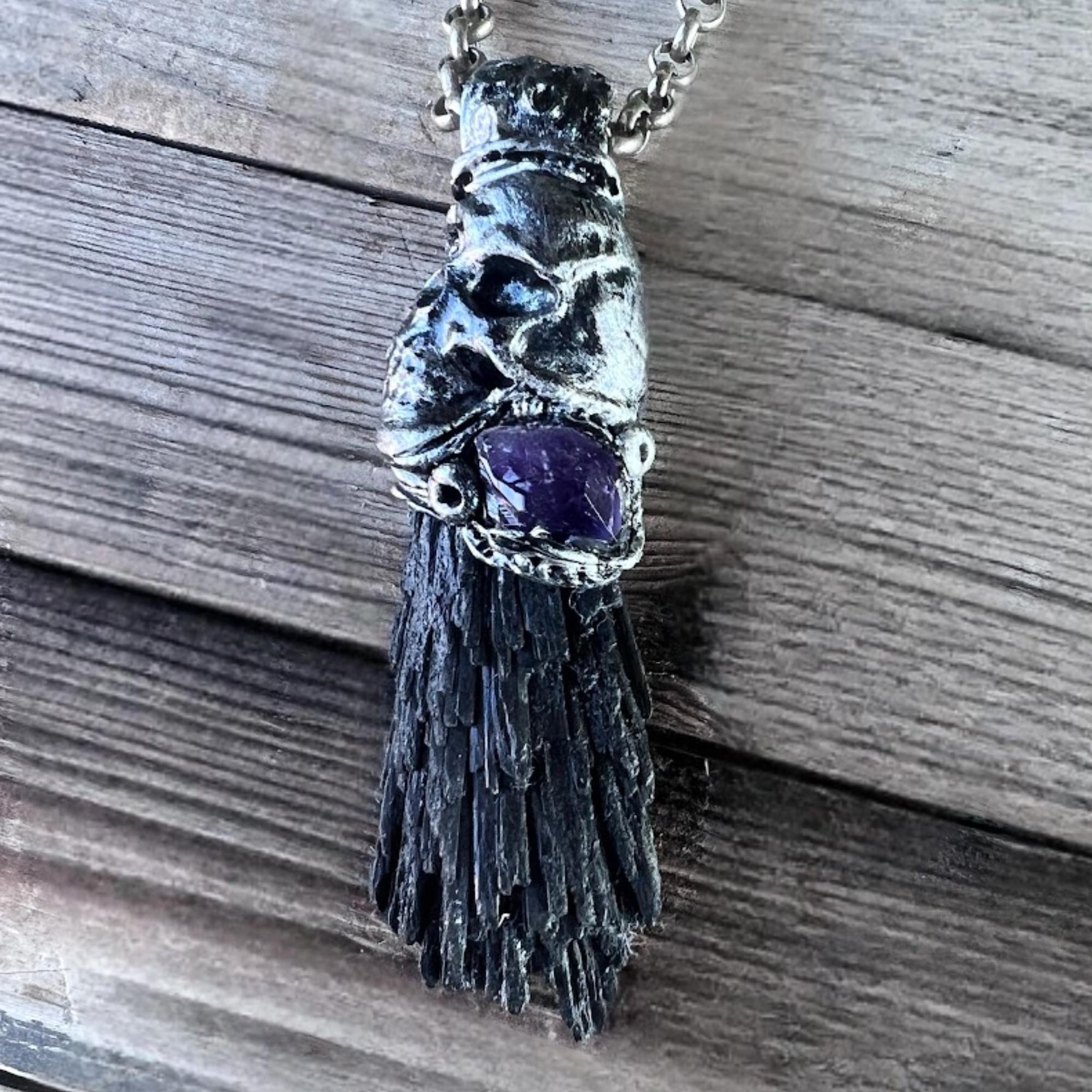 Black Kyanite and Amethyst Skull Pendant Necklace – Gothic Protection Crystal Amulet