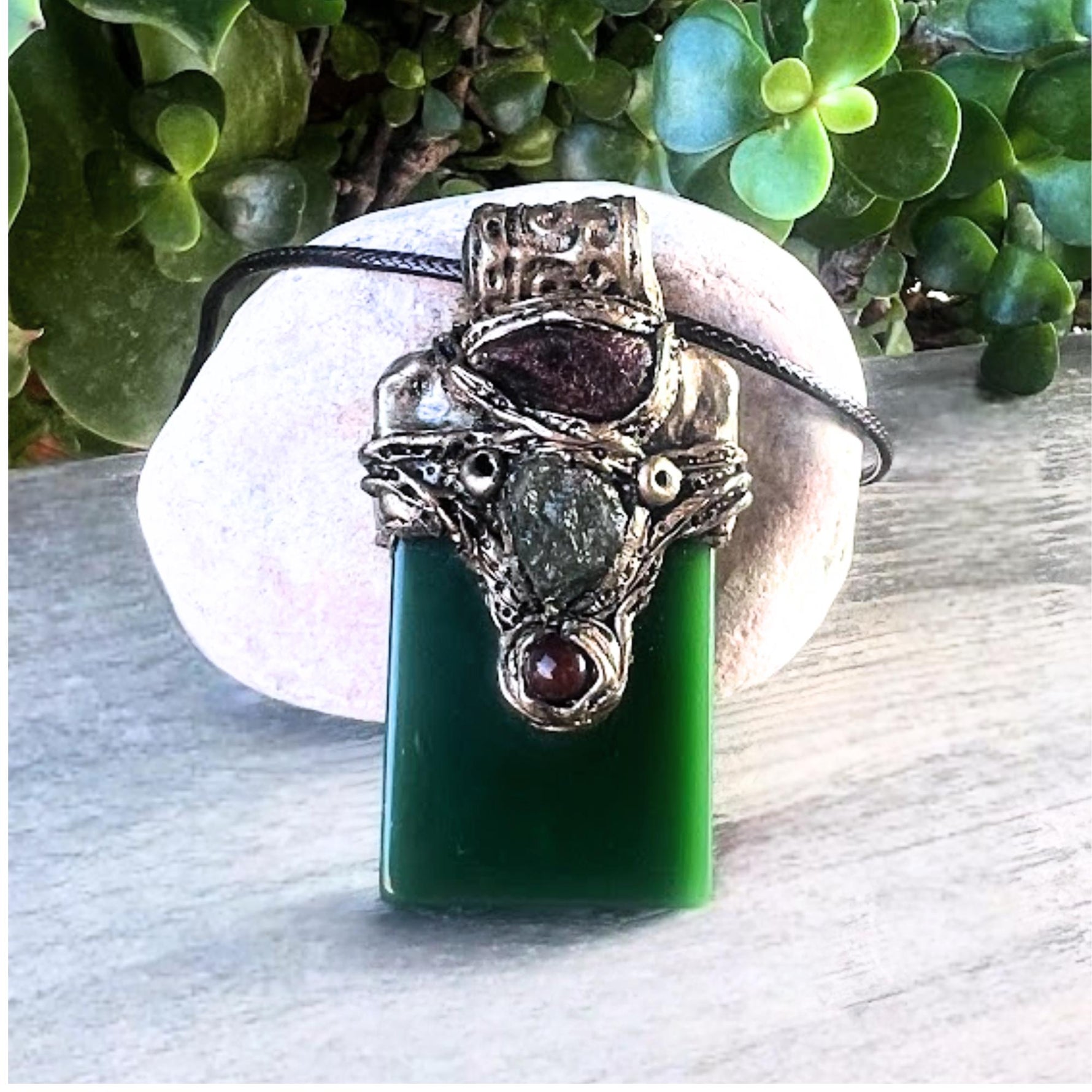 Green Jade Apatite Carnelian Pendant Necklace – Healing Crystal Amulet for Luck, Business & Vitality