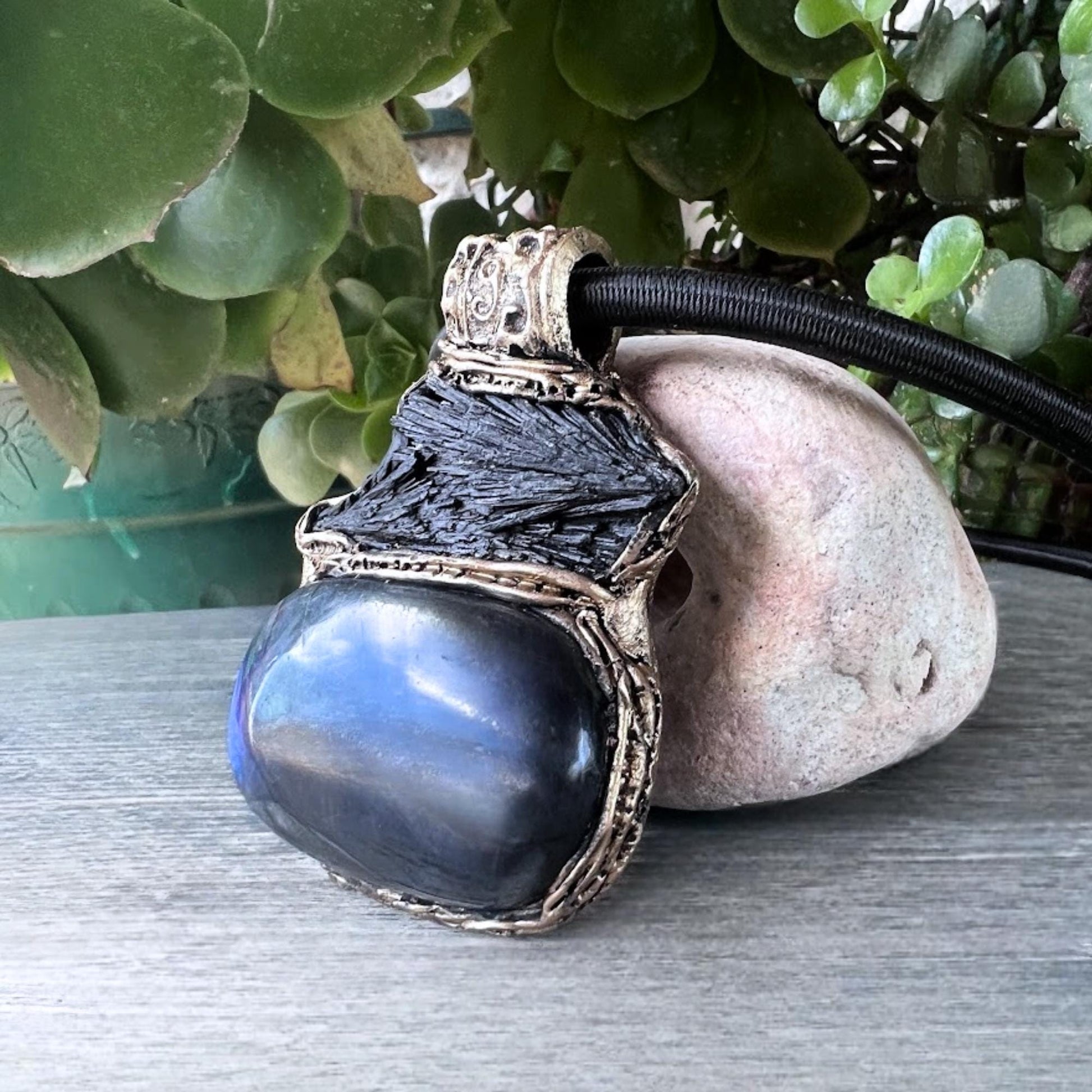 Labradorite and Black Kyanite Choker Necklace -  Large Stone Protection Amulet