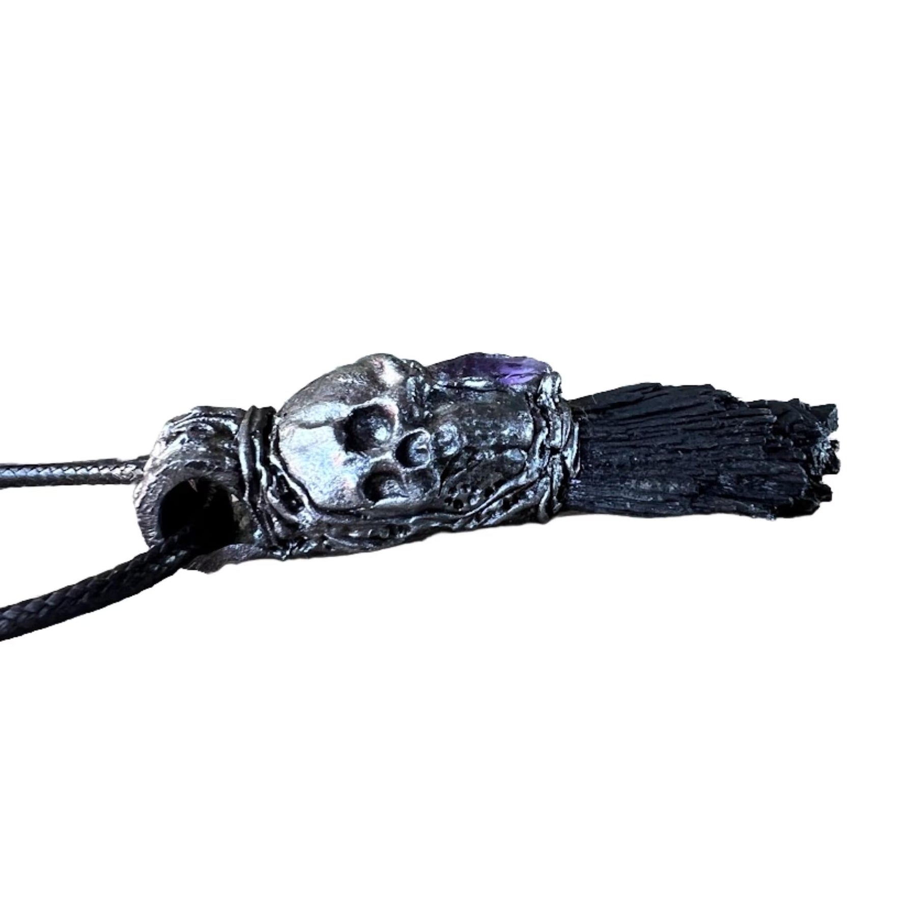 Black Kyanite and Amethyst Skull Pendant Necklace – Gothic Protection Crystal Amulet.
